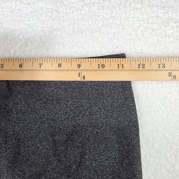 Scrunch Womens Medium Gray And White Striped Butt Scrunch Leggings - Picture 8 of 17